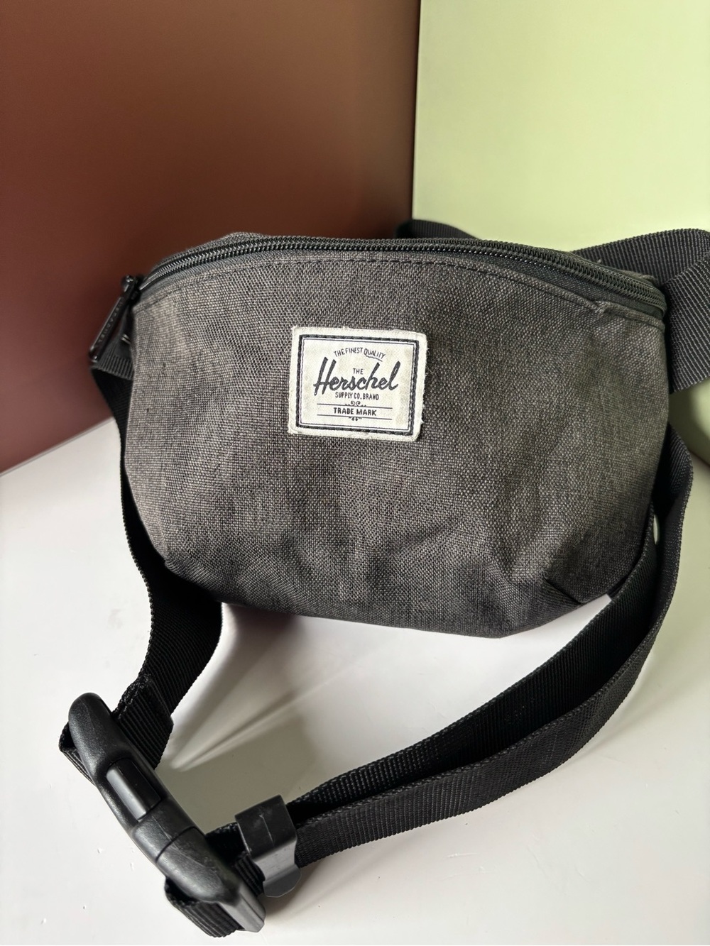 HERSCHEL SUPPLY COMPANY Charcoal Gray Waist Pack